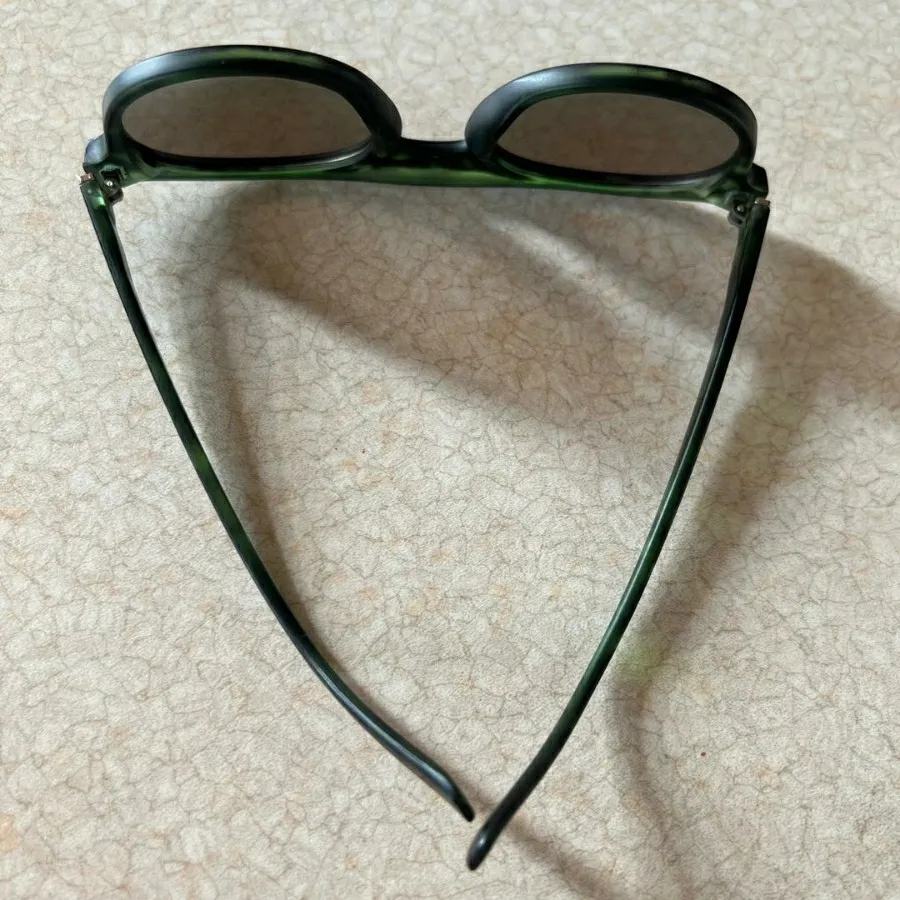 عینک آفتابی