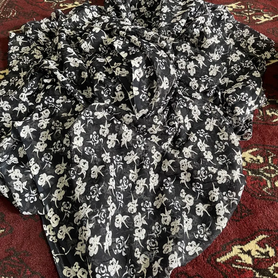 پارچه حریر گلدار