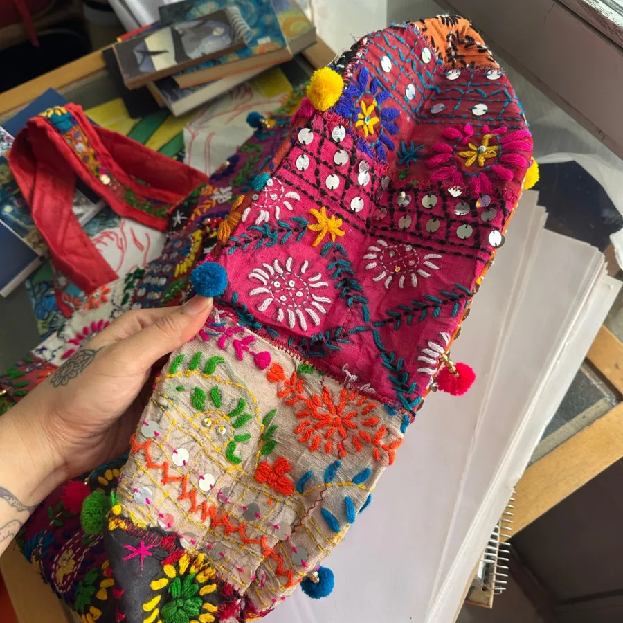 کیف گلدوزی