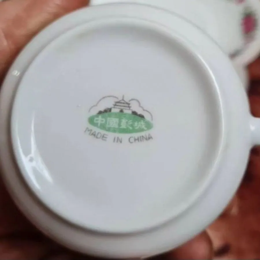 فنجان نعلبکی گلسرخی