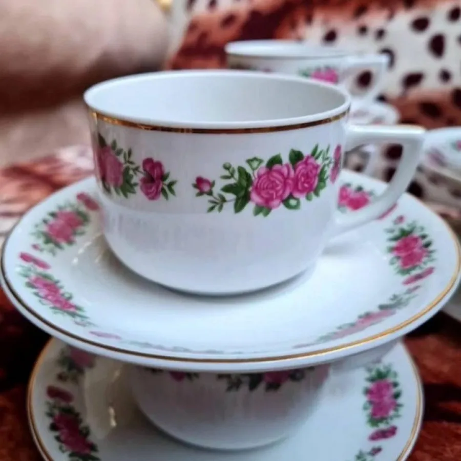 فنجان نعلبکی گلسرخی