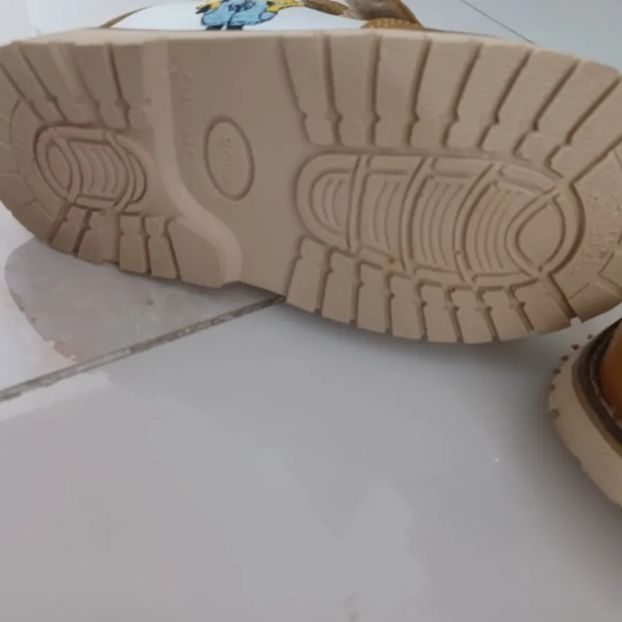 کفش طبی بچگانه
