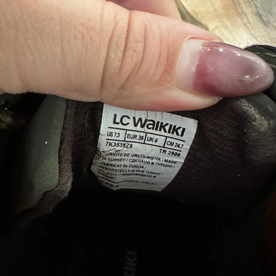 نیم بوت LCWAIKIKI