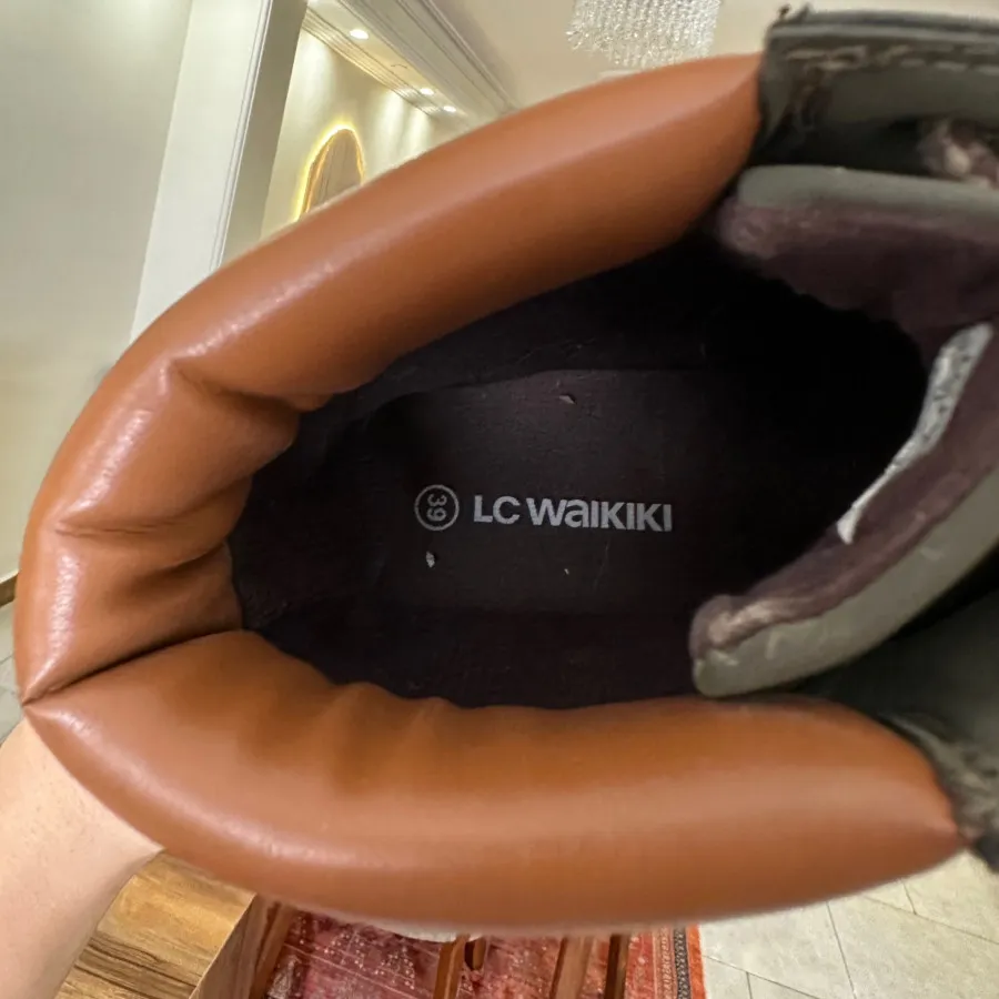 نیم بوت LCWAIKIKI