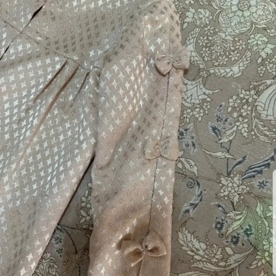 مانتو گلبهی