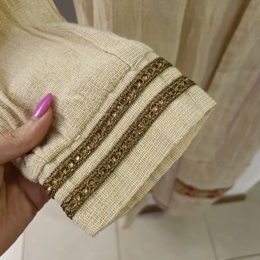 مانتی مزونی کار دست