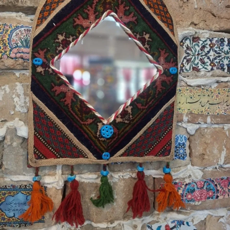 آیینه دستیافت دیواری