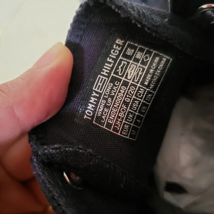 کتونی تامی هلفیگر tommy