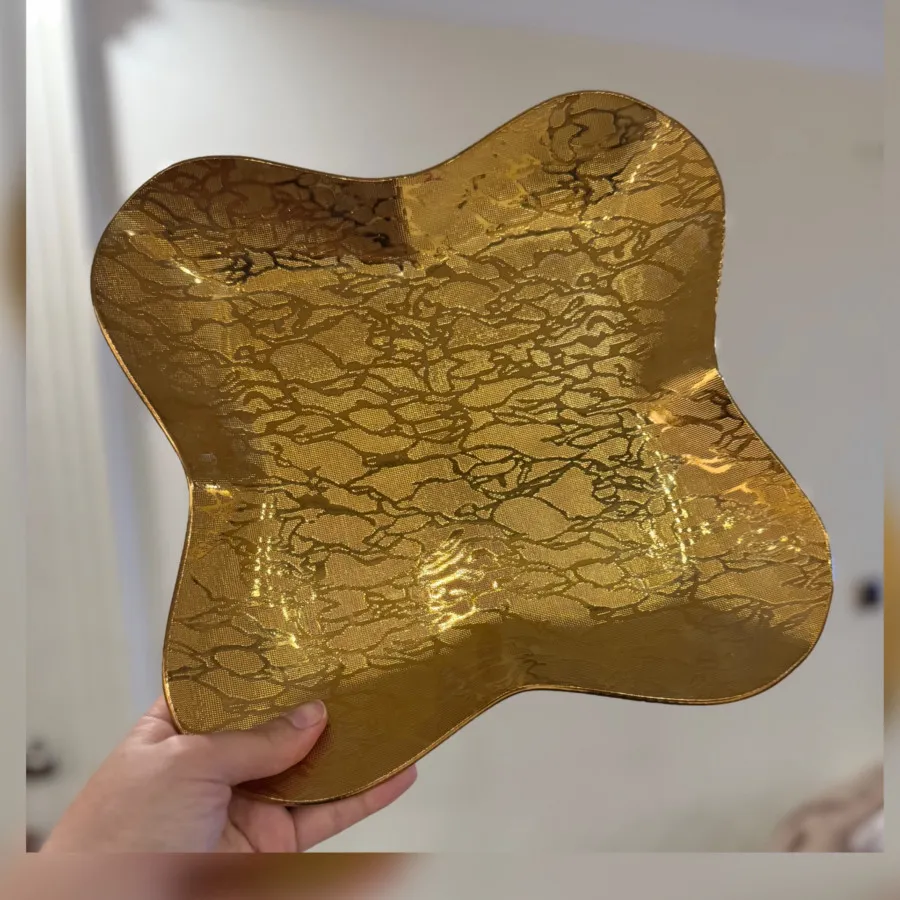 شیرینی خوری