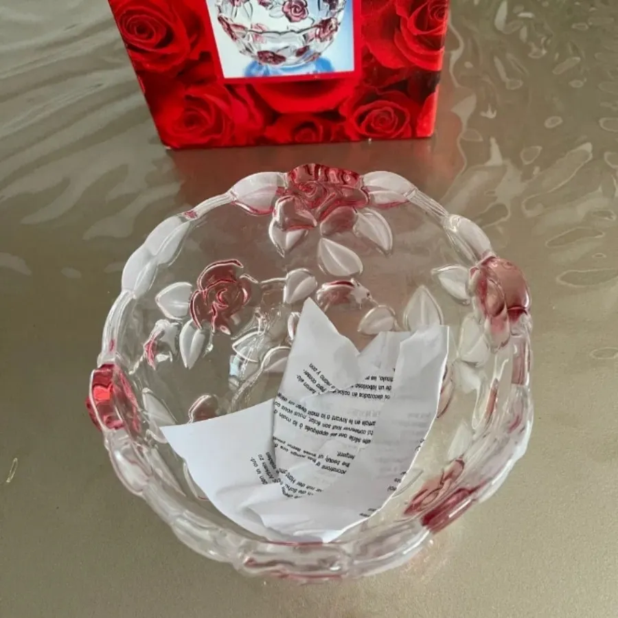 پیاله ناتاشا آک با جعبه