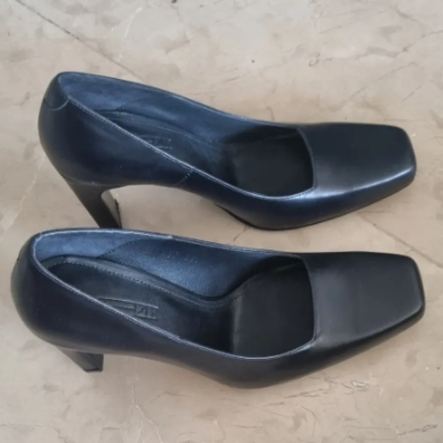 کفش پاشنه دار
