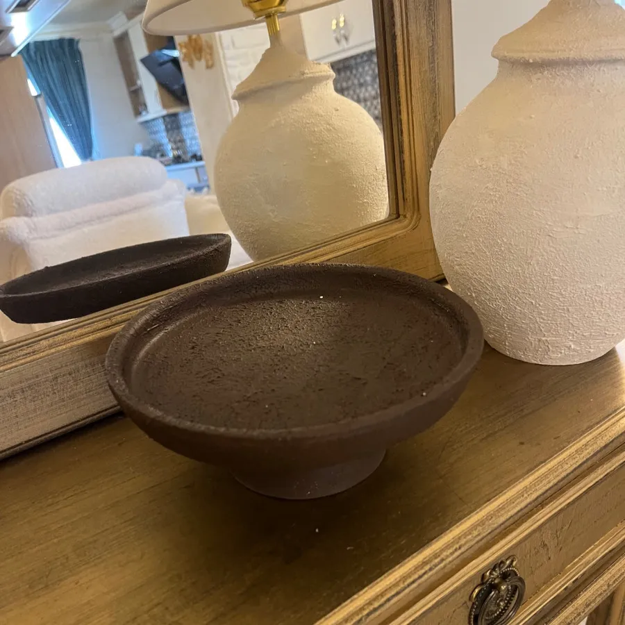 ظرف پایه دار