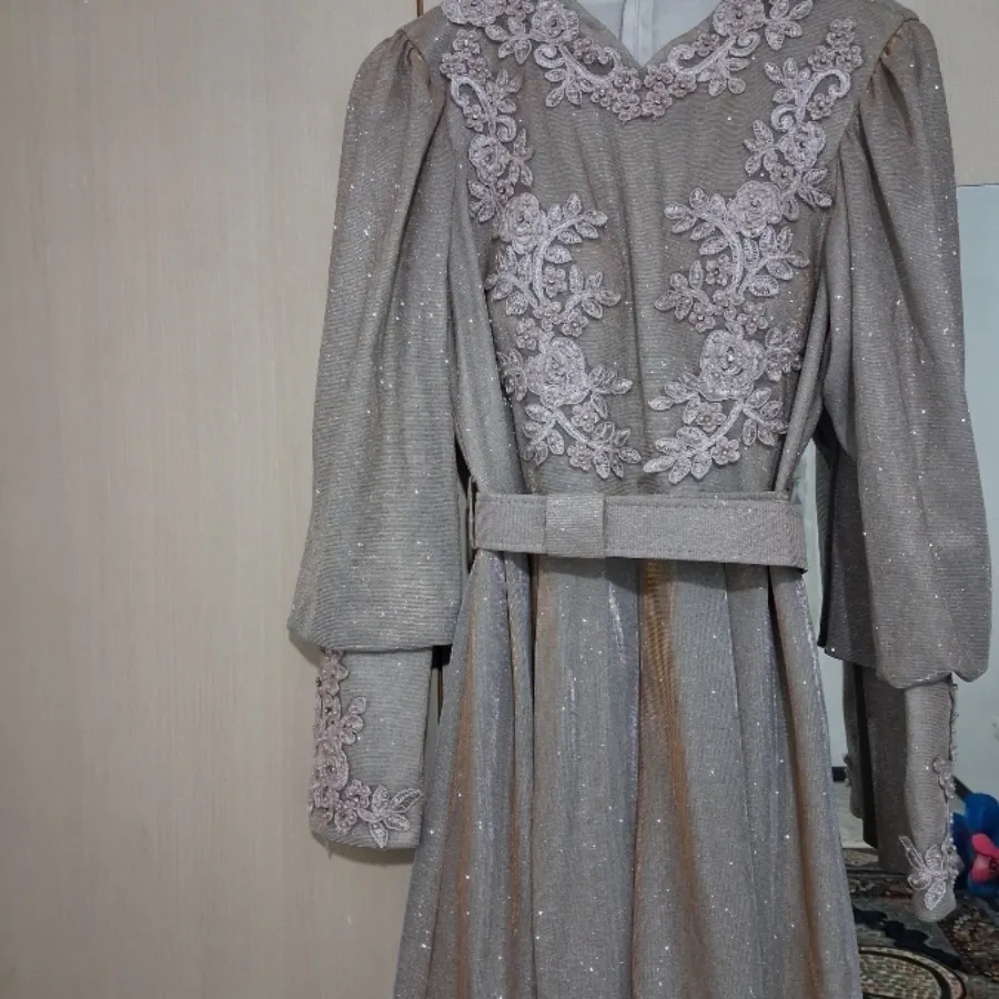 مجلسی پوشیده