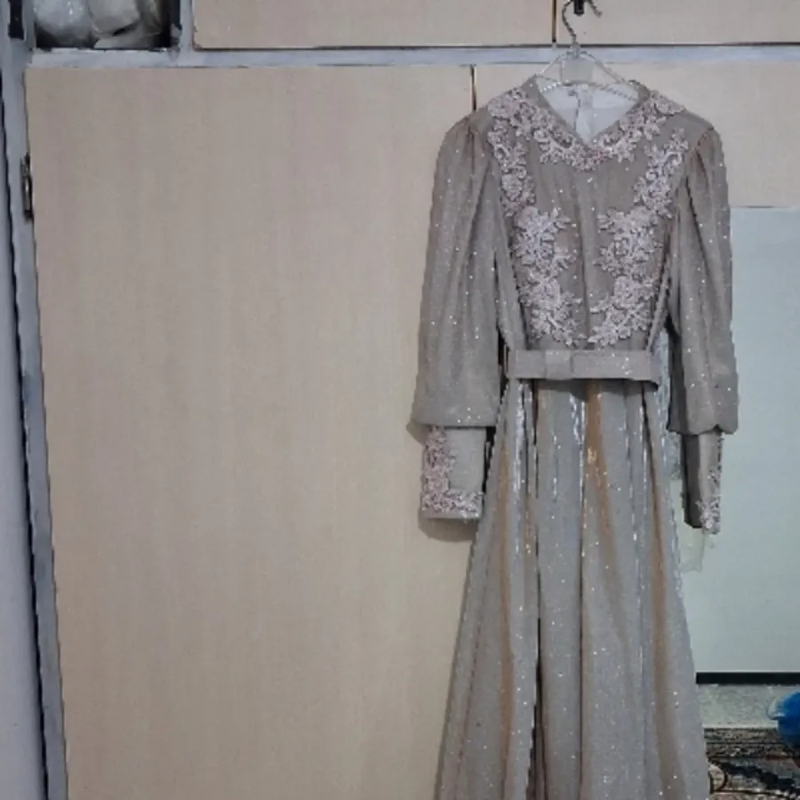 مجلسی پوشیده