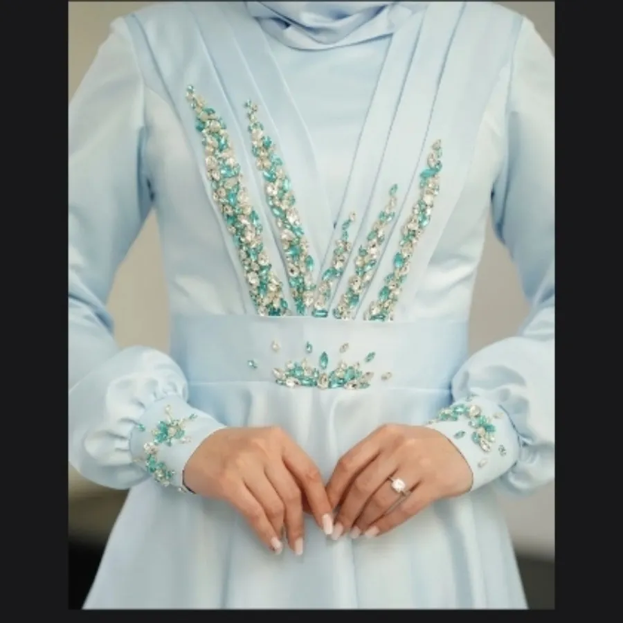 لباس مجلسی پوشیده