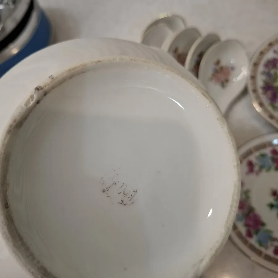 قوری گل سرخی قدیمی