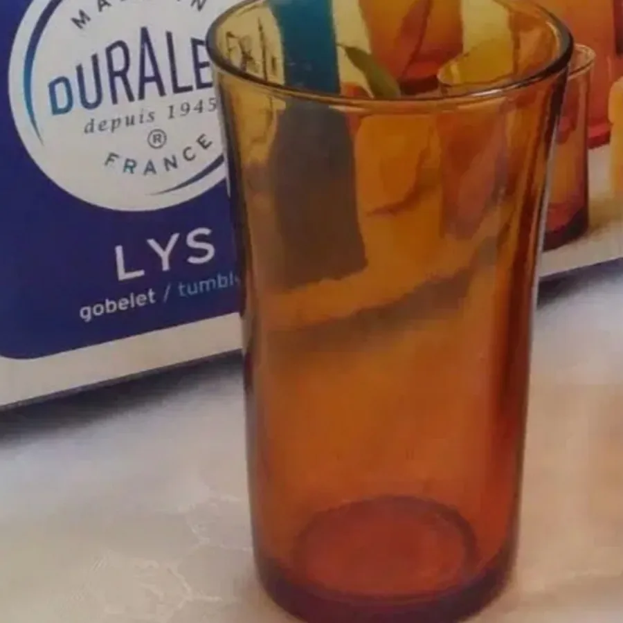لیوان عسلی