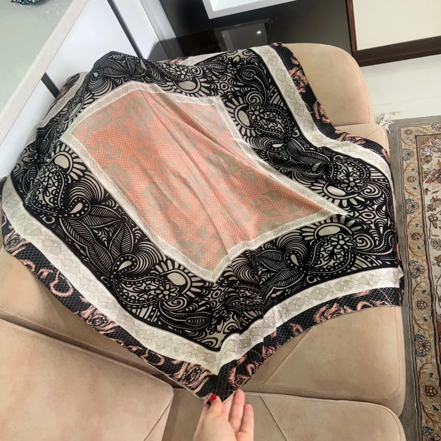 روسری ابریشم دور دست دوز