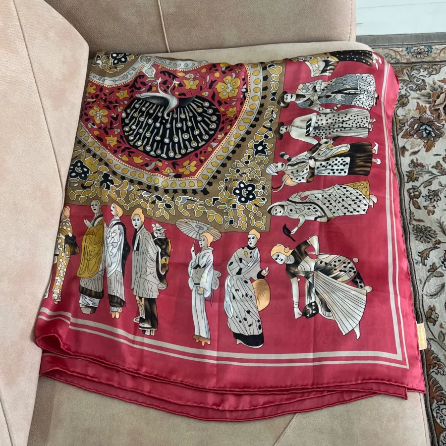 روسری ابریشم دور دست دوز