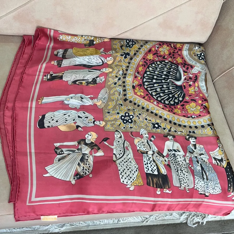 روسری ابریشم دور دست دوز
