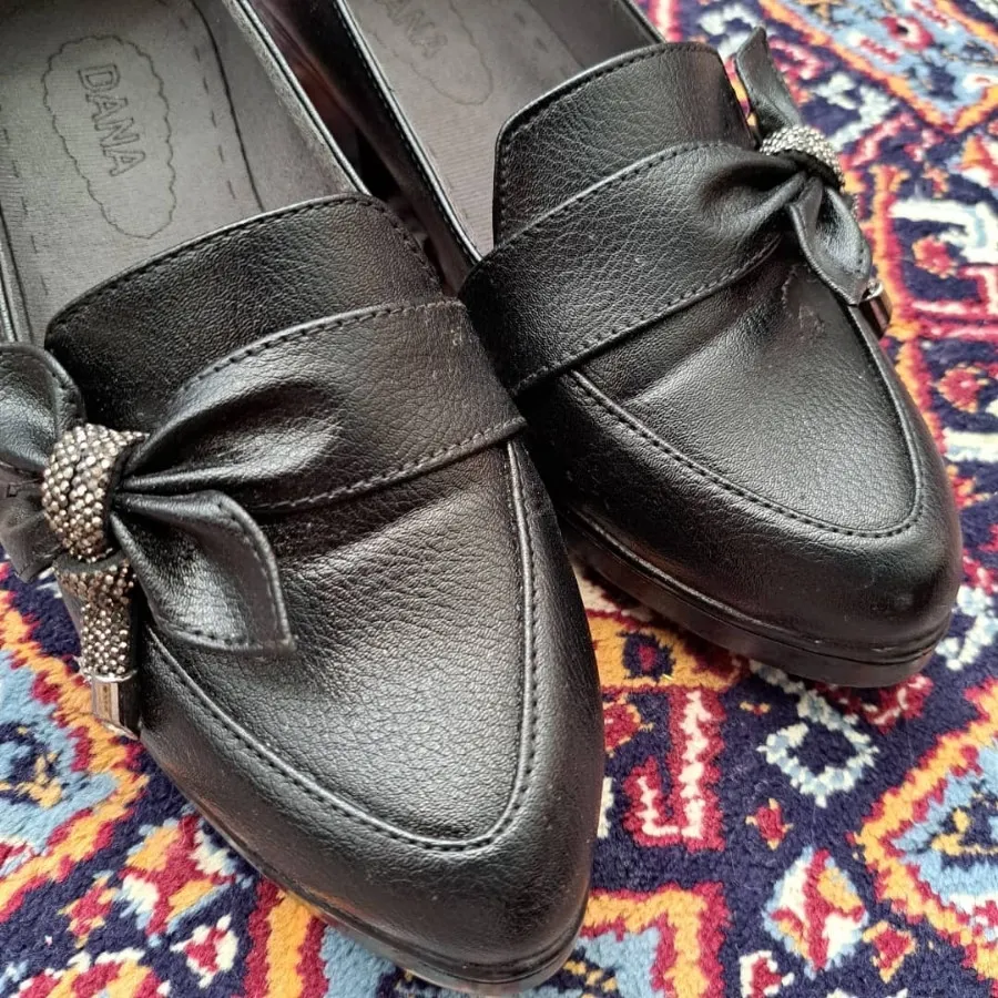 کفش،کالج