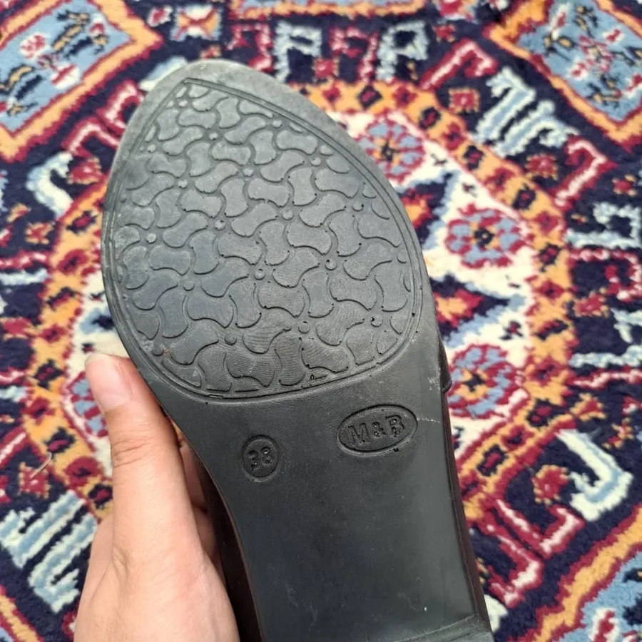 کفش،کالج