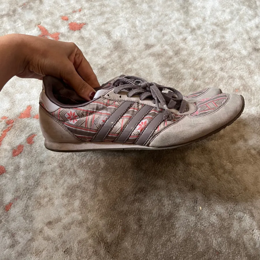 کتونی ادیداس ADIDAS