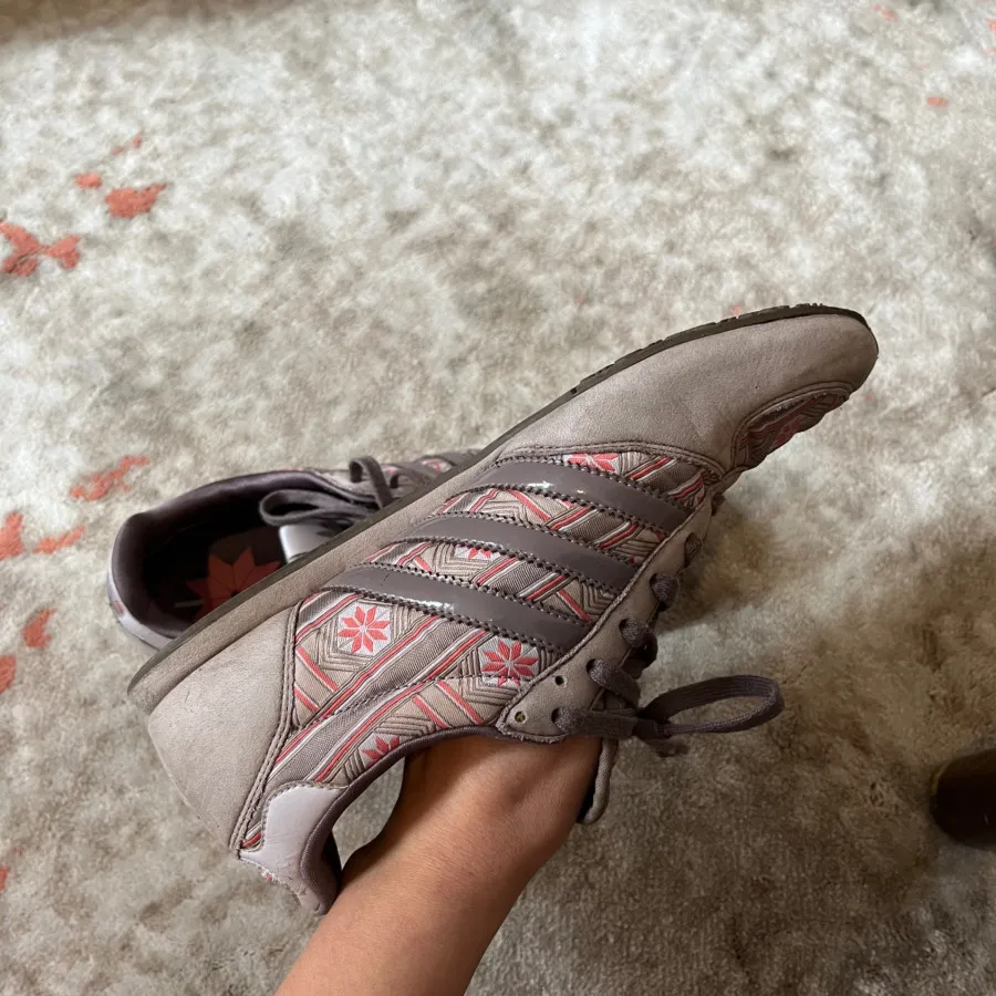 کتونی ادیداس ADIDAS