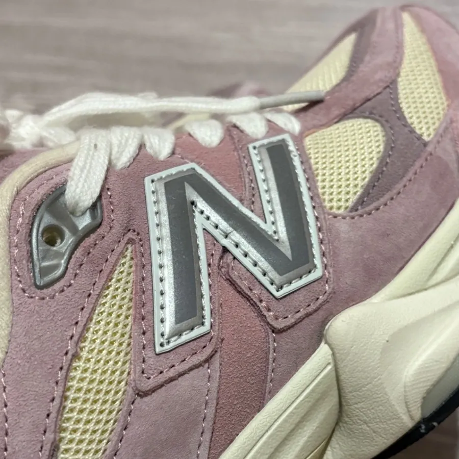 کتانی new balance 9060