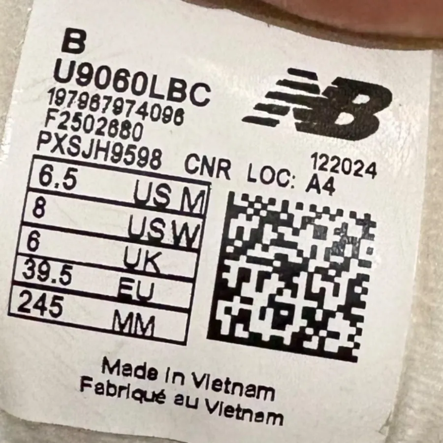 کتانی new balance 9060