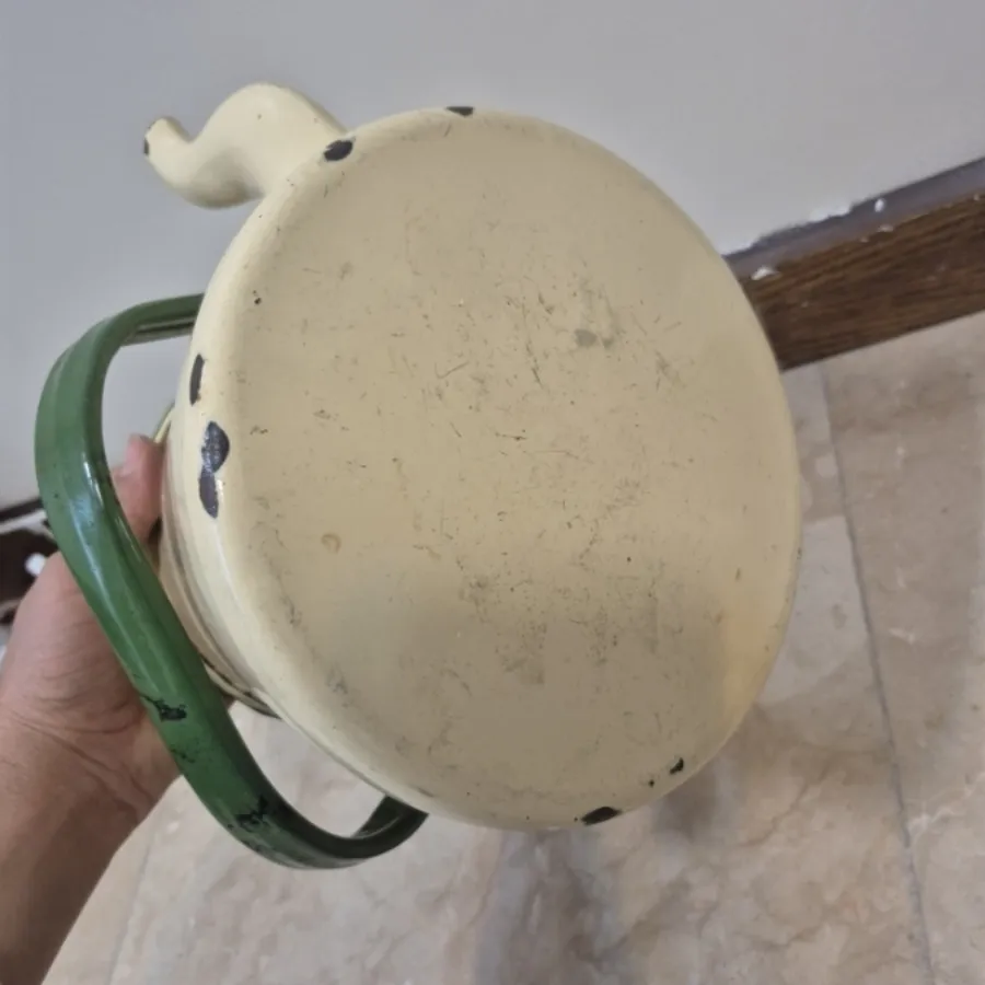 کتری لعابی قدیمی