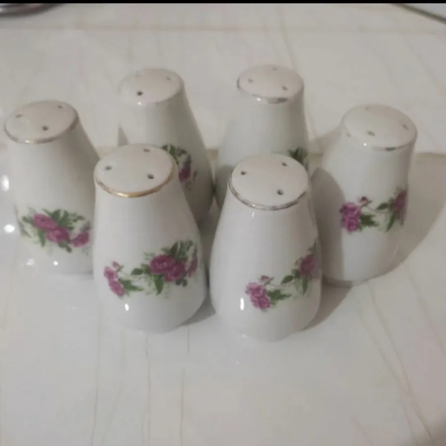 دیس و نمکدان گلسرخی