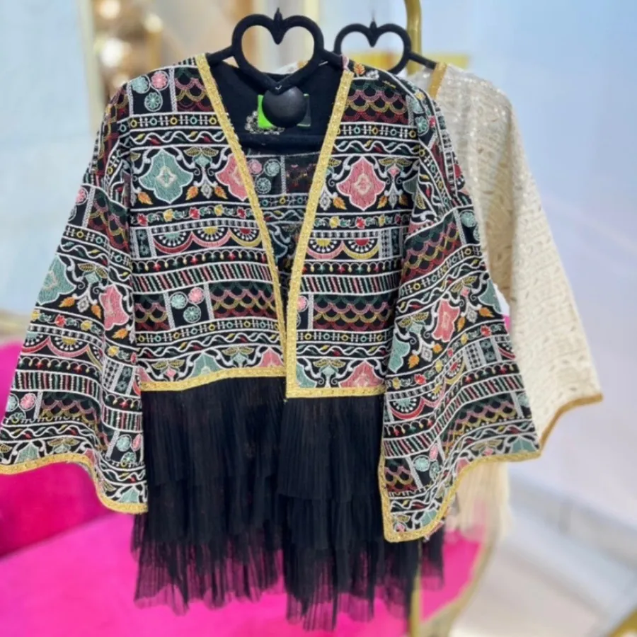 مانتومزونی عروسکی تور دار
