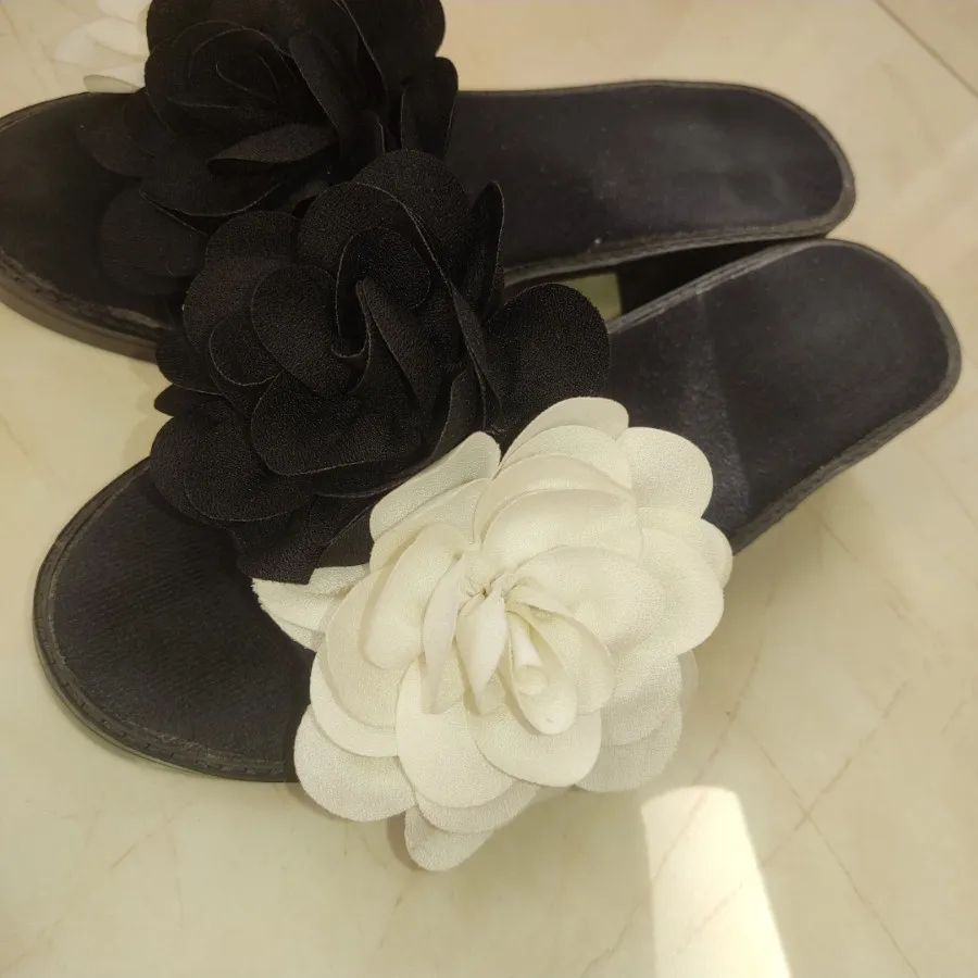 صندل زنانه روفرشی گلدار