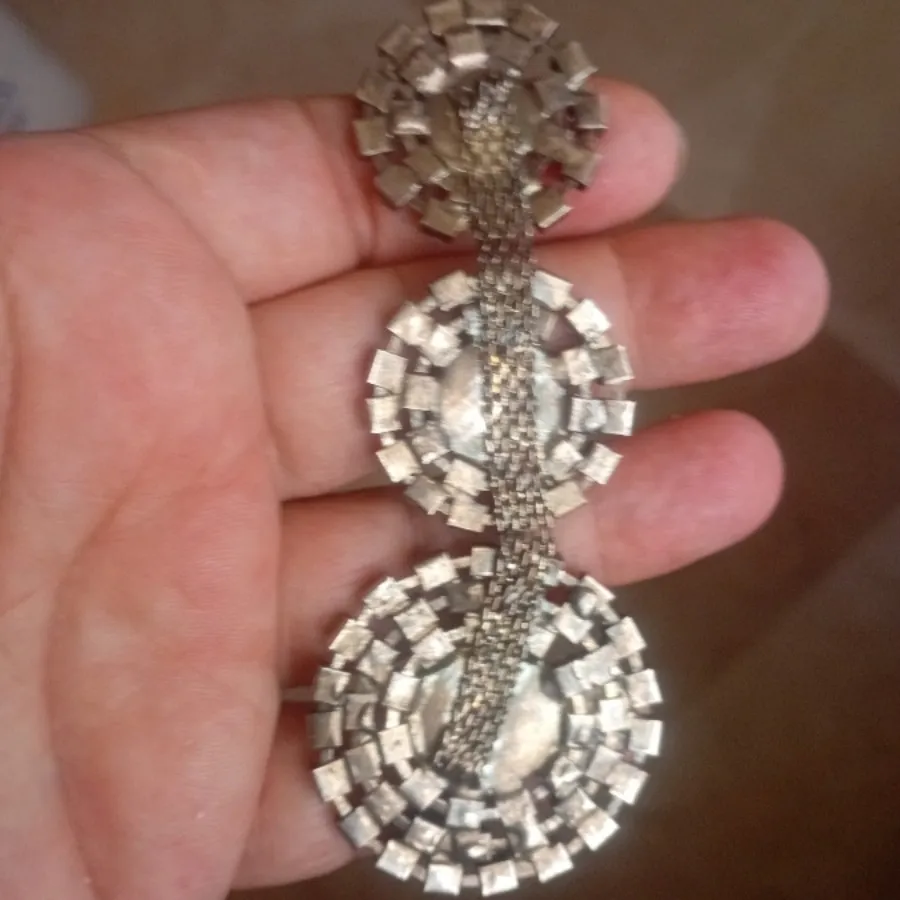 گل سینه قدیمی امریکایی