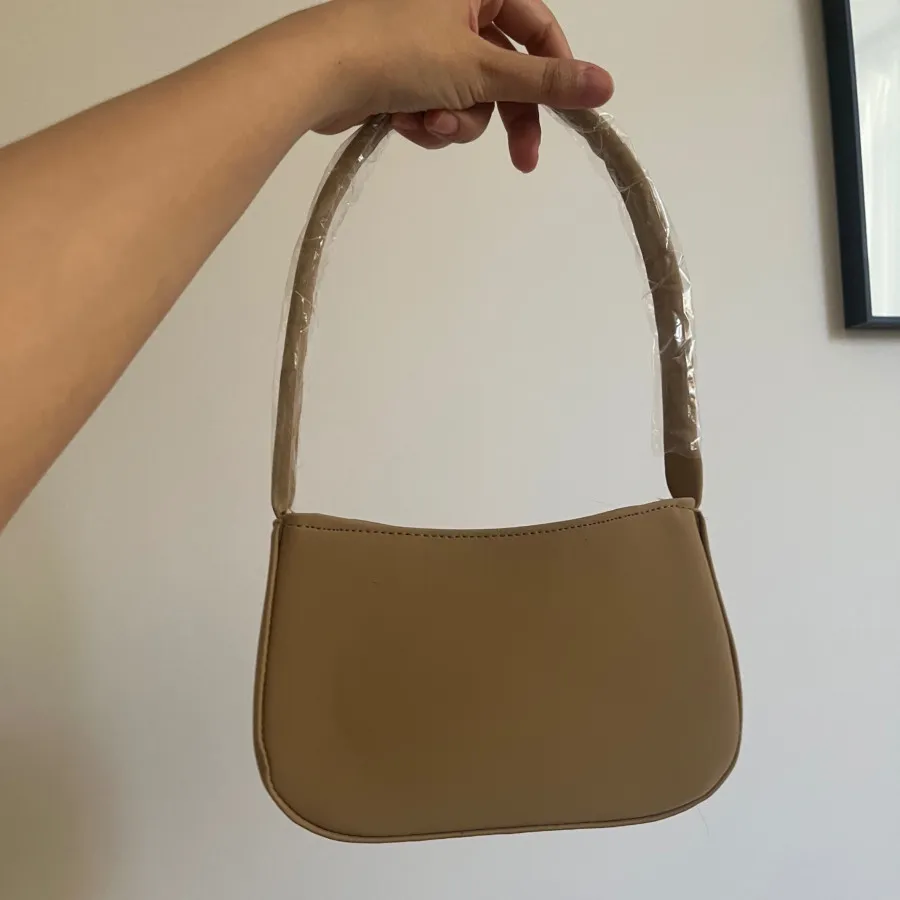 کیف miu miu
