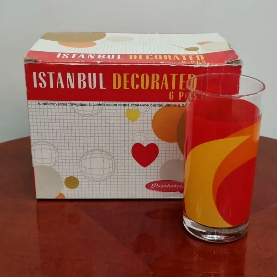 لیوان شربت خوری