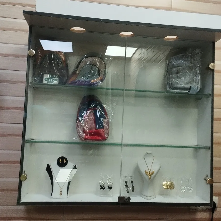 ویترین مغازه