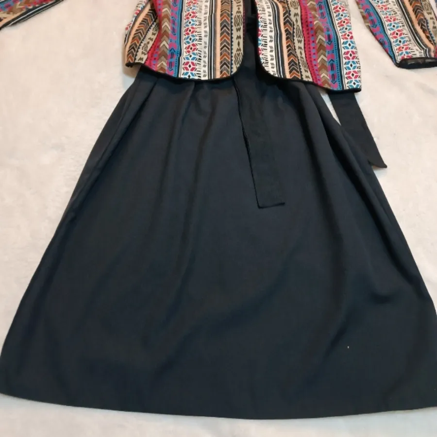 سارافون و کت خوشرنگ