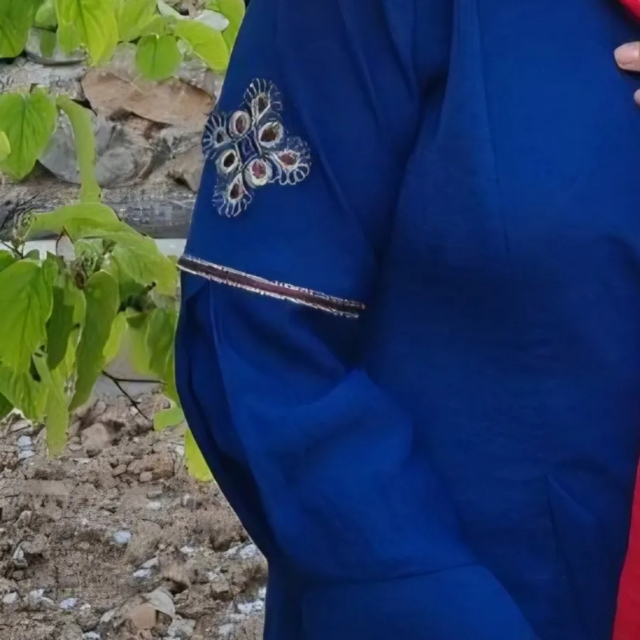 مانتو ابر و بادی