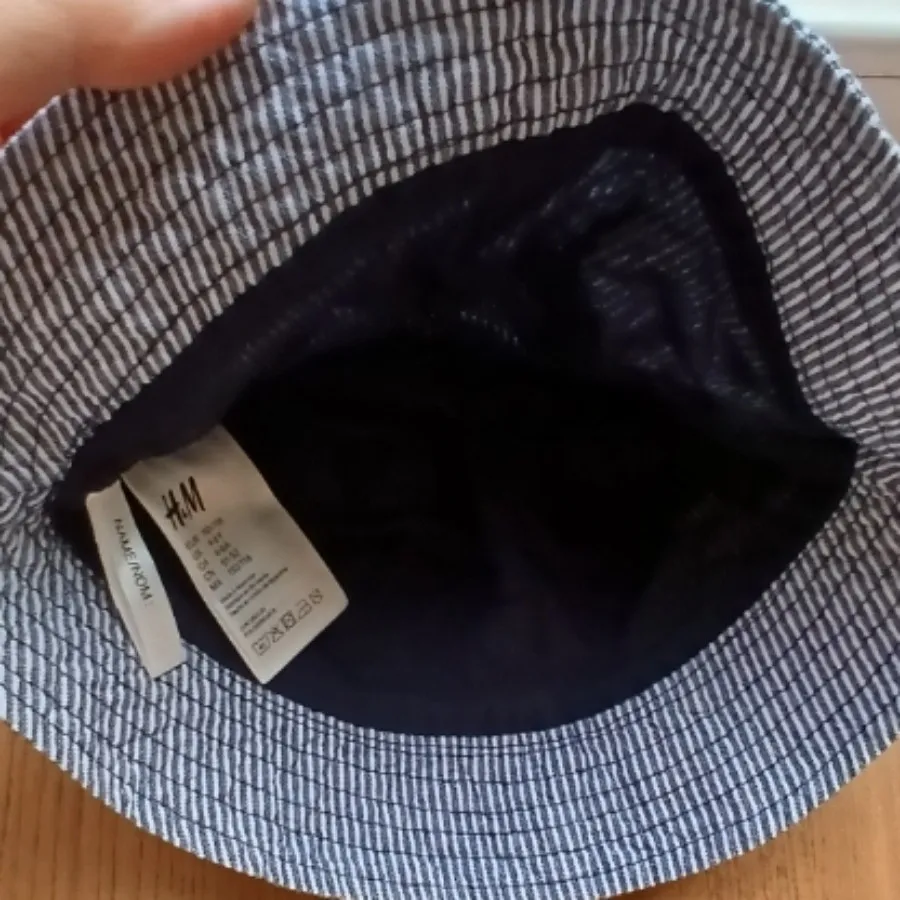 کلاه راه راه سرمه ایH&M