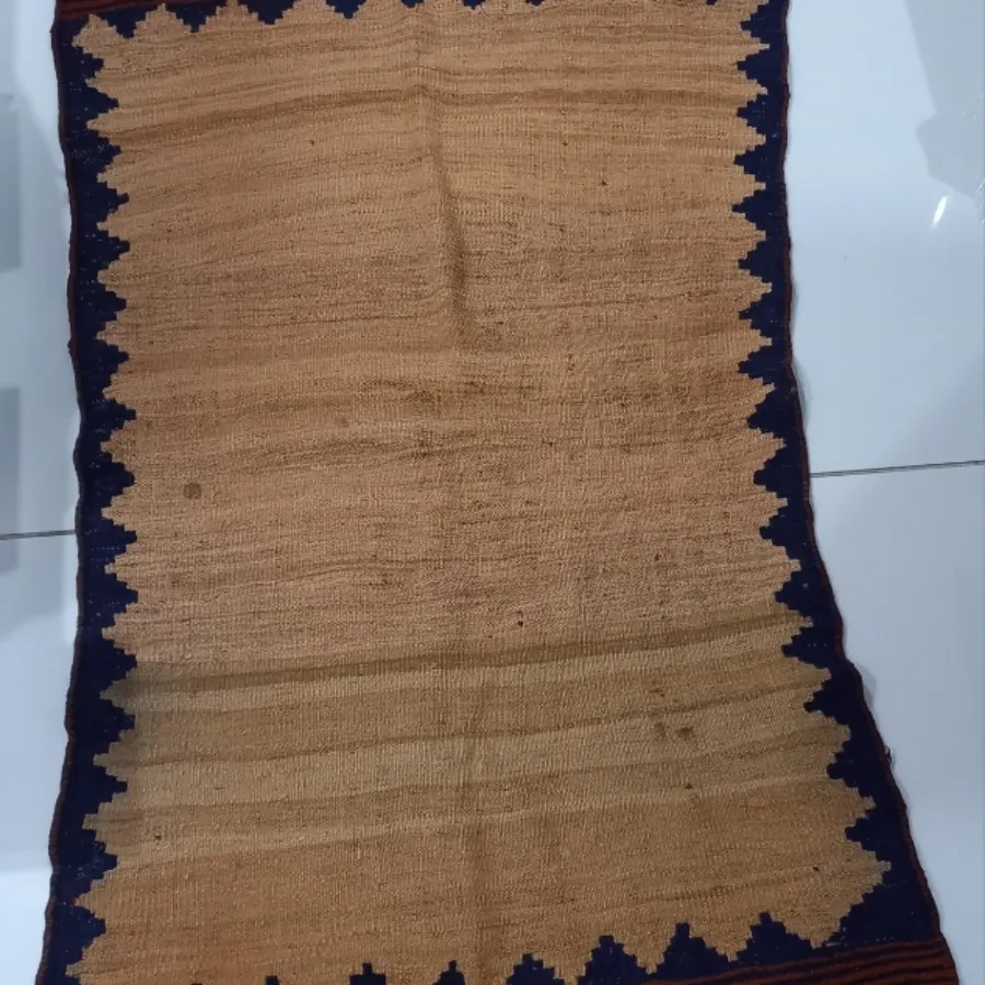 گیلیمچه یا قالیچه دستباف
