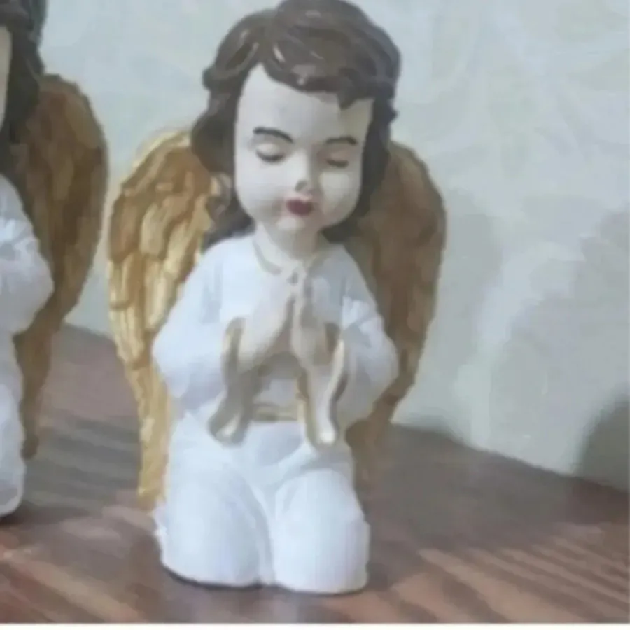 مجسمه فرشته دعاگو