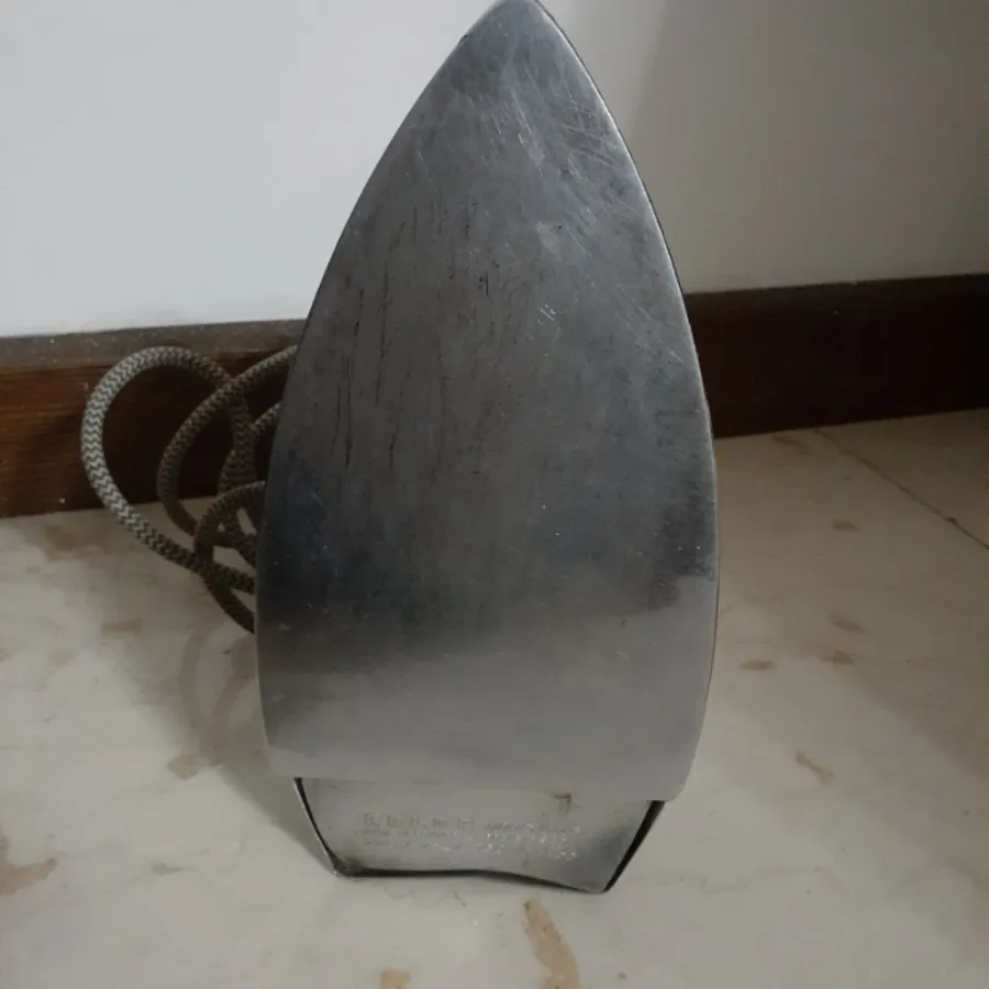 اتو خیاطی قدیمی