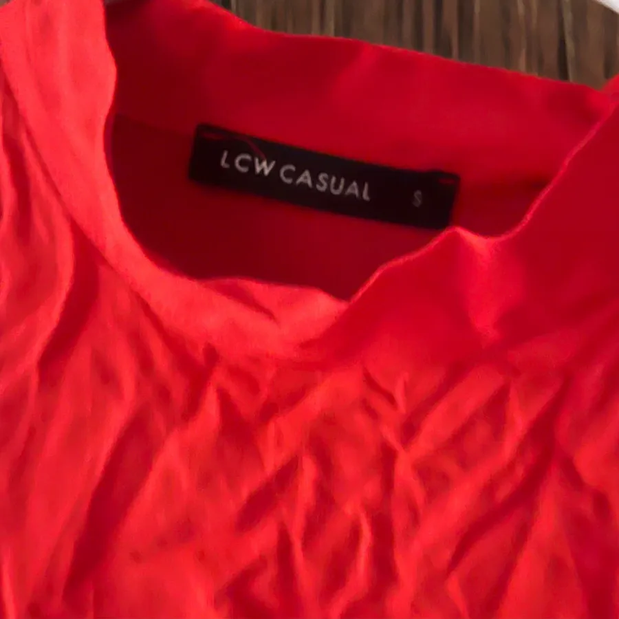 تی شرت تک شانه LC