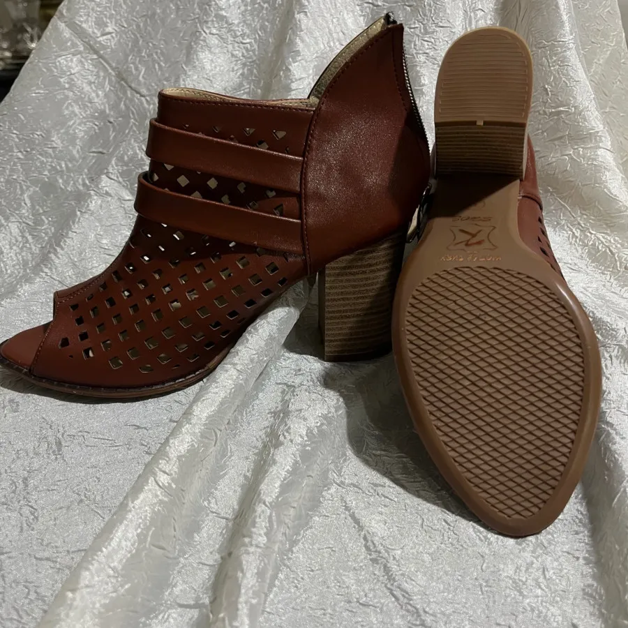 کفش چرم قهوه ای