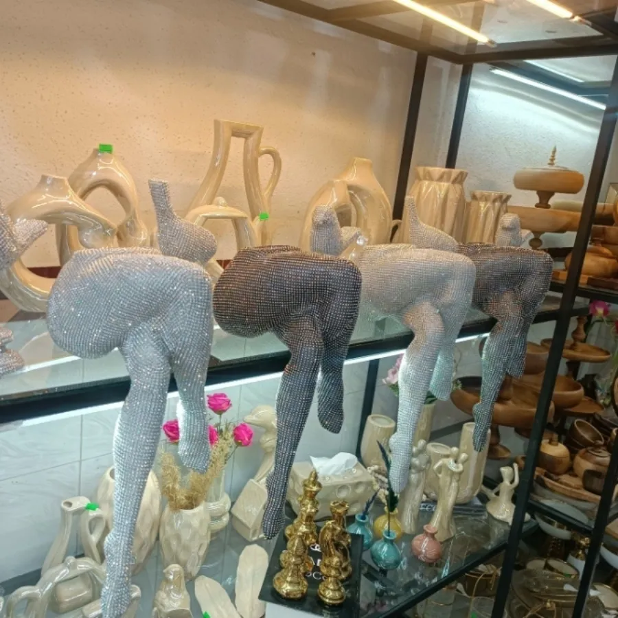 گلدون پا نگین کاری