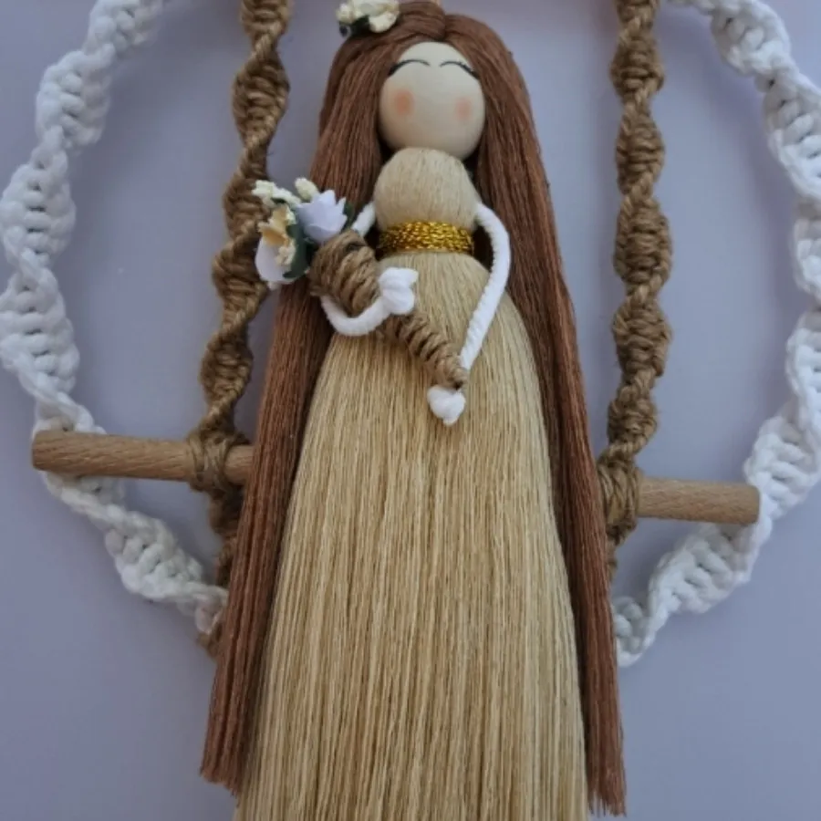 دیوارکوب عروسک مکرومه