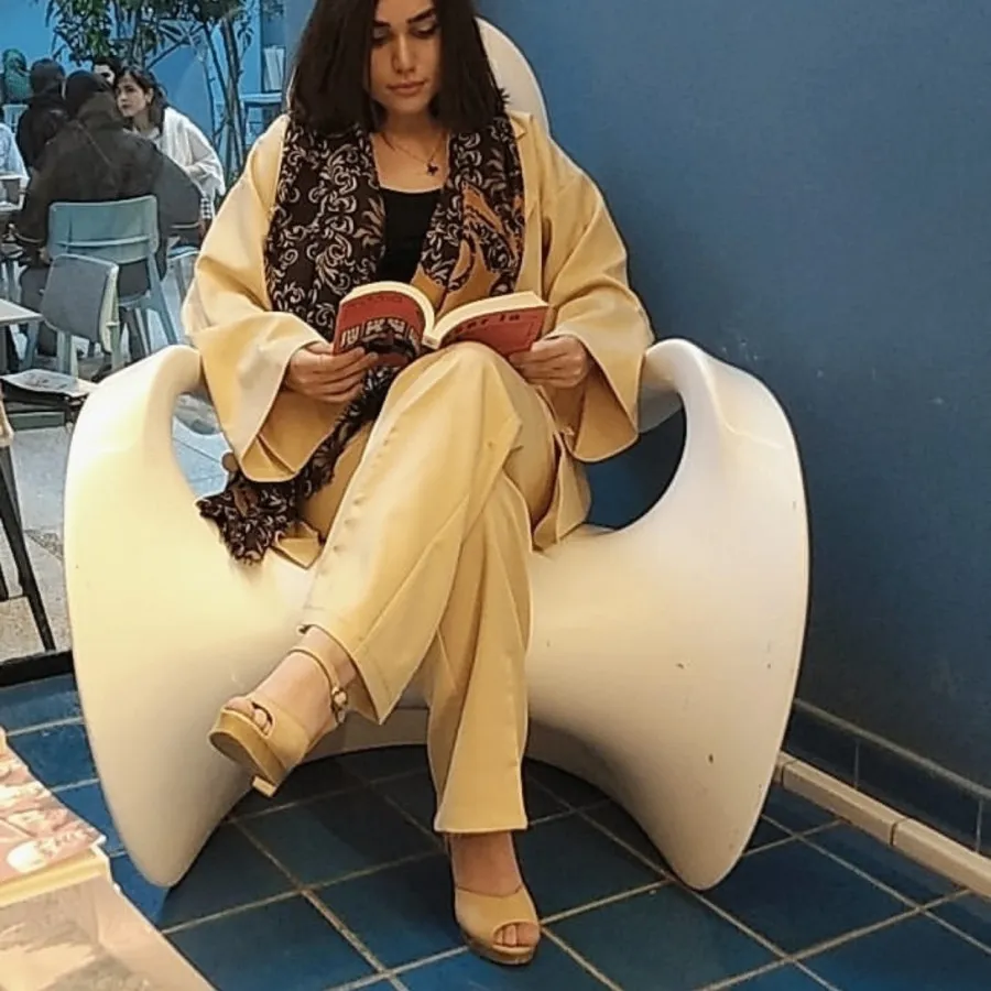 کت و شلوار کرمی رنگ