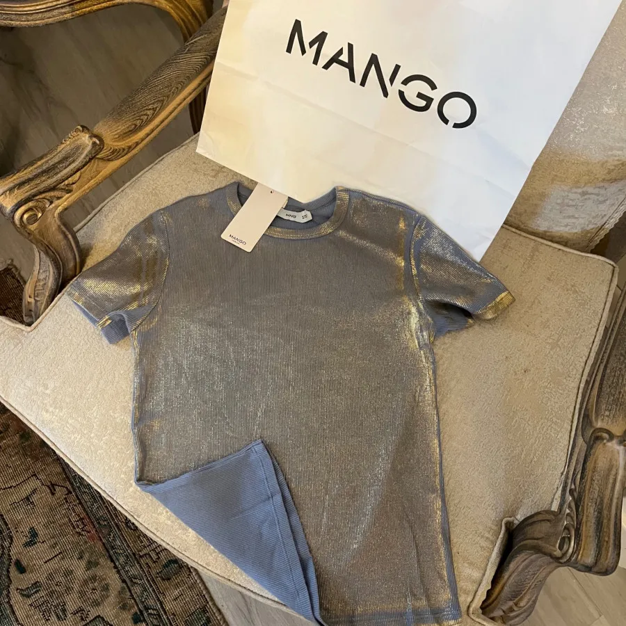 تی شرت mango اورجینال